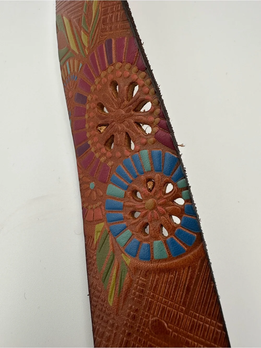 Vintage Fossil Painted Leather Floral Cutout Boho Belt BT3474998 Size Small